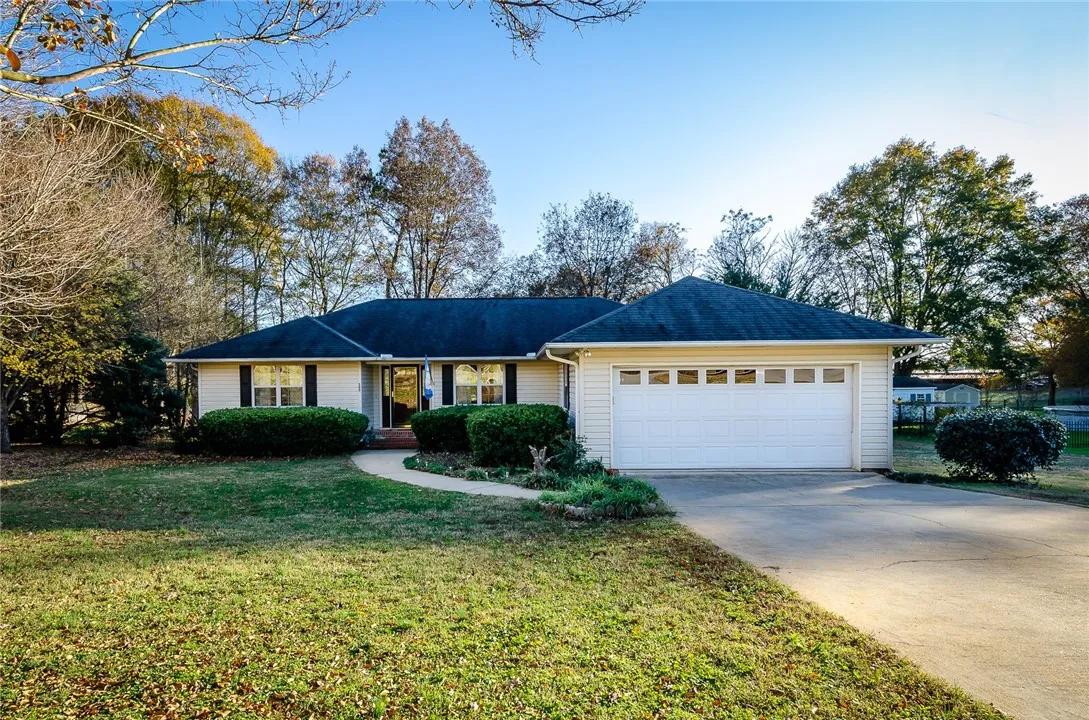 Property image 2 at 300 Shore Line Drive, Anderson, SC 29626