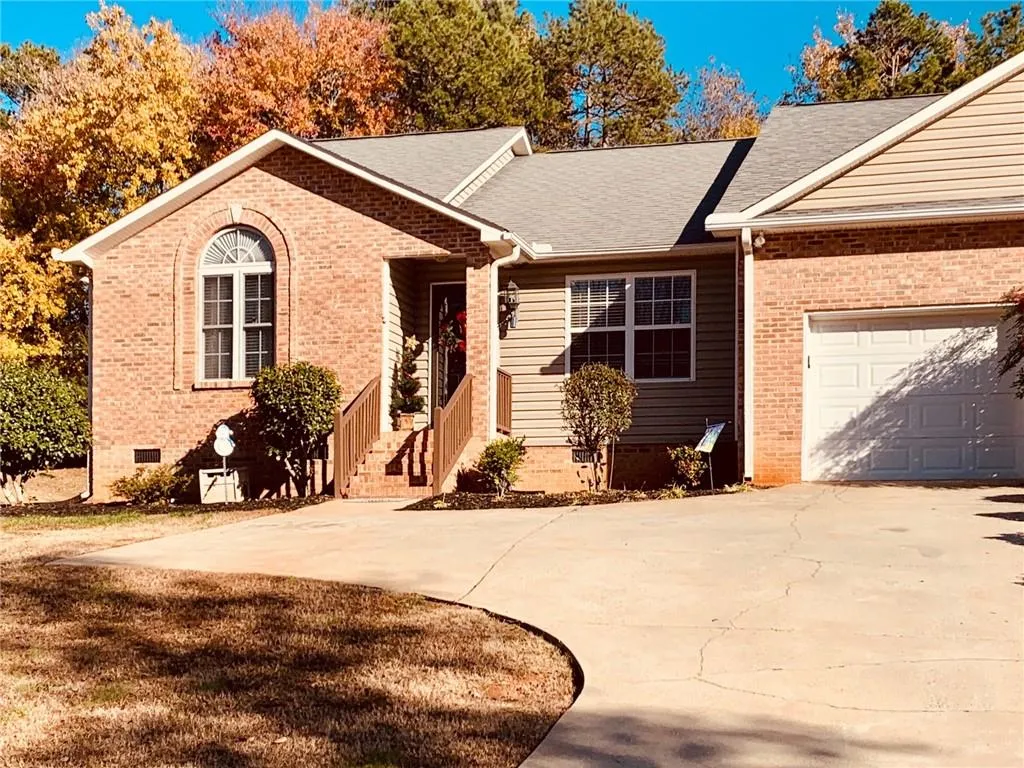 Property image 4 at 213 & 215 River Oaks Circle, Piedmont, SC 29673