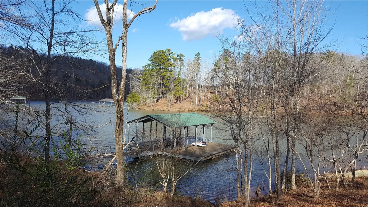 Property image 2 at 372 Hideaway Cove, Seneca, SC 29672