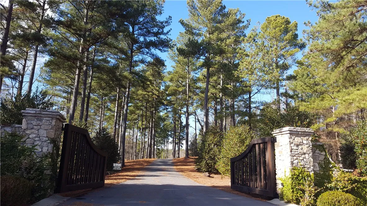 Property image 3 at 372 Hideaway Cove, Seneca, SC 29672