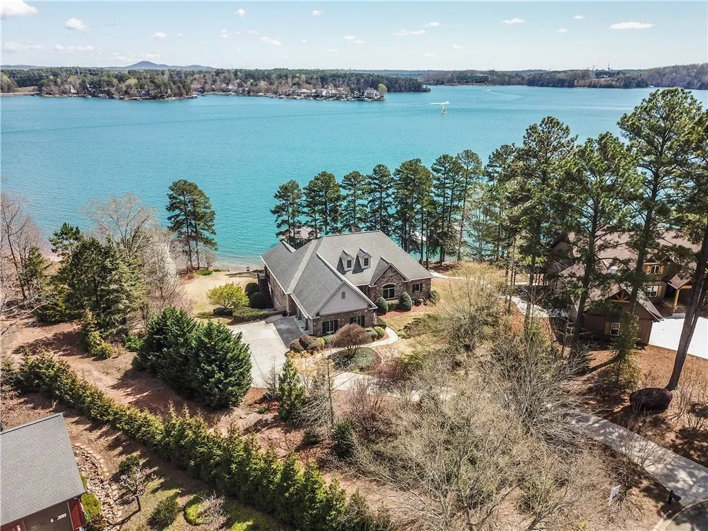 130 Pineridge Pointe Drive