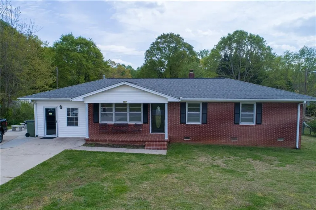 Property image 2 at 404 Freedom Drive, Walhalla, SC 29691