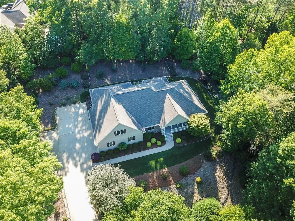 115 Oak Pointe Drive