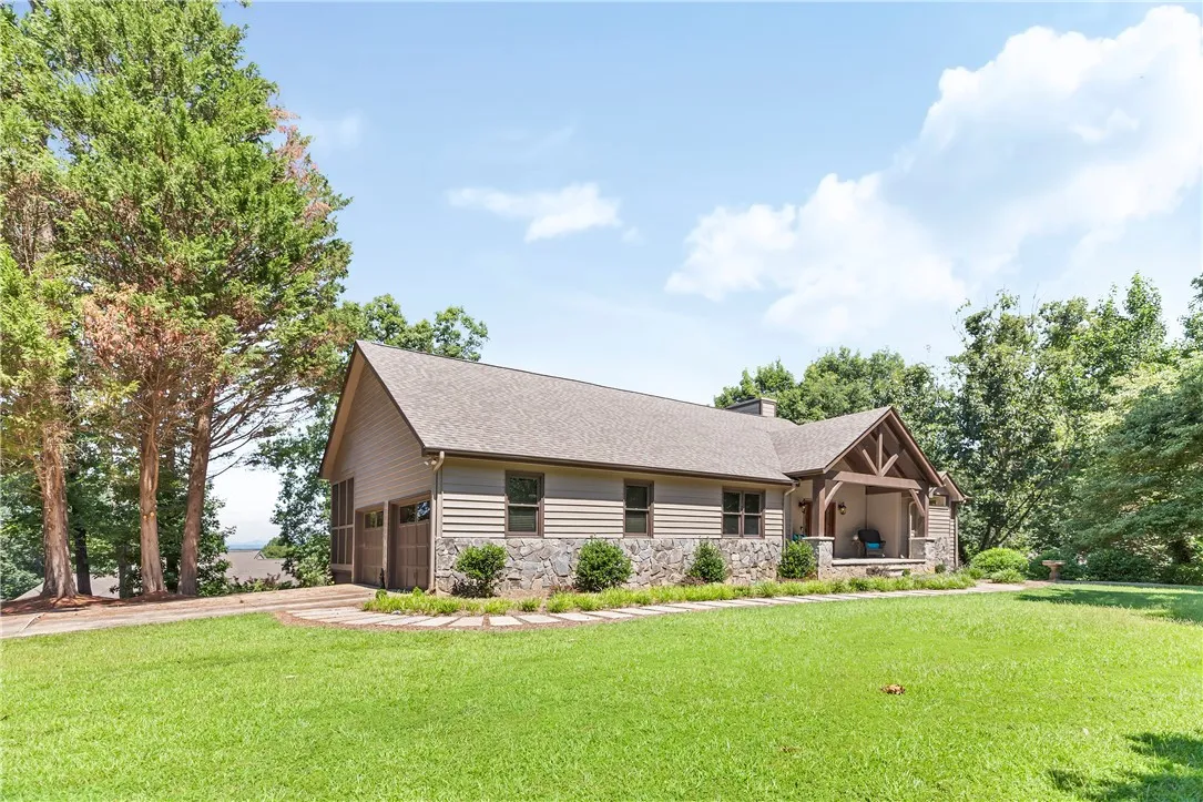 Property image 3 at 300 Wynswept Point, Seneca, SC 29672