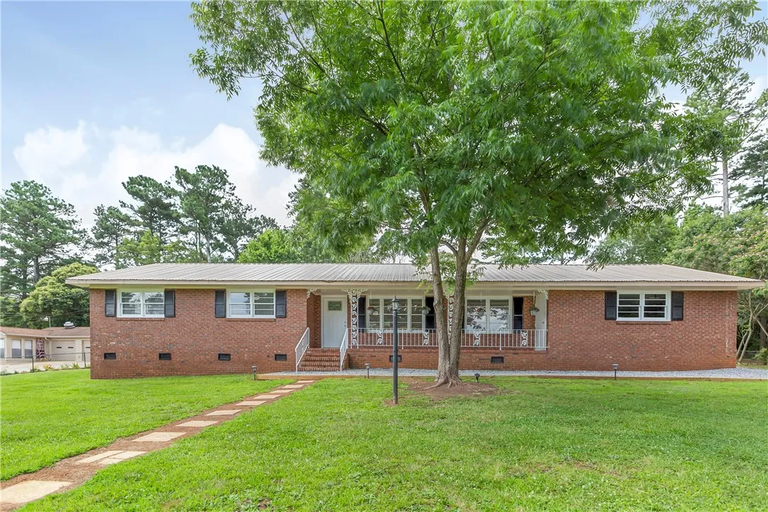 108 Leon Drive