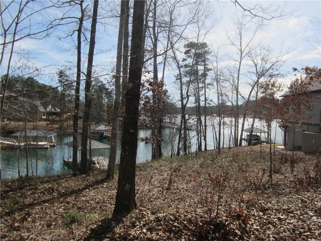 Property image 2 at 515 Pointe West Drive, Seneca, SC 29672