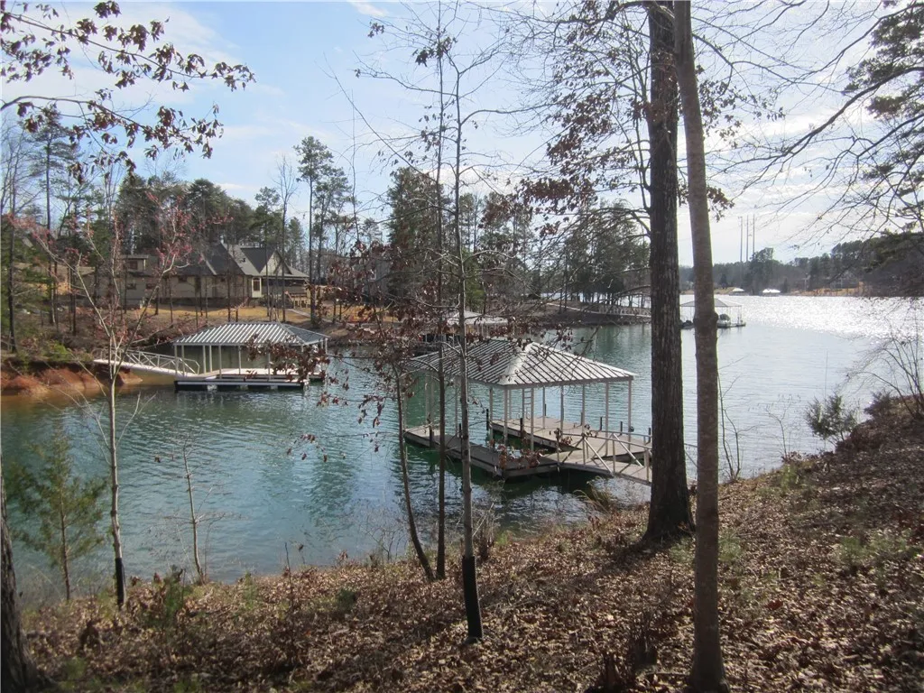 Property image 3 at 515 Pointe West Drive, Seneca, SC 29672