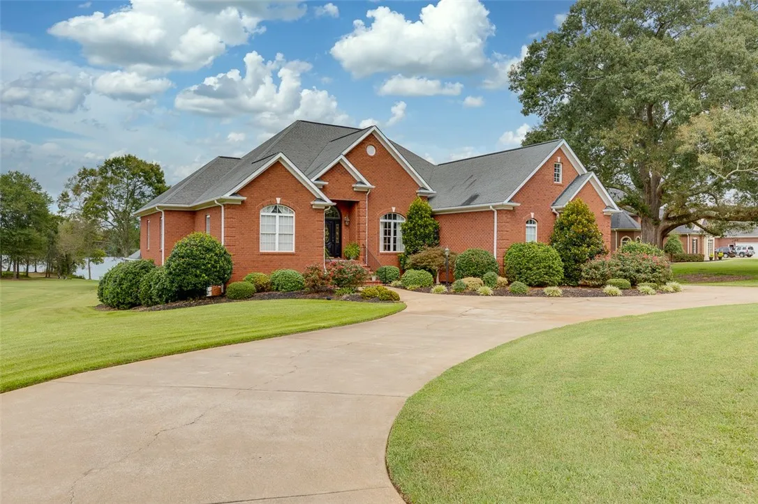 Property image 3 at 212 Waterfront Drive, Williamston, SC 29697