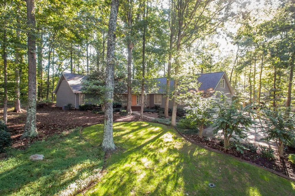 18 Whittlin Way