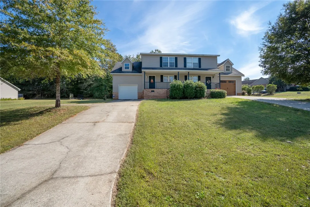 118 River Oaks Circle