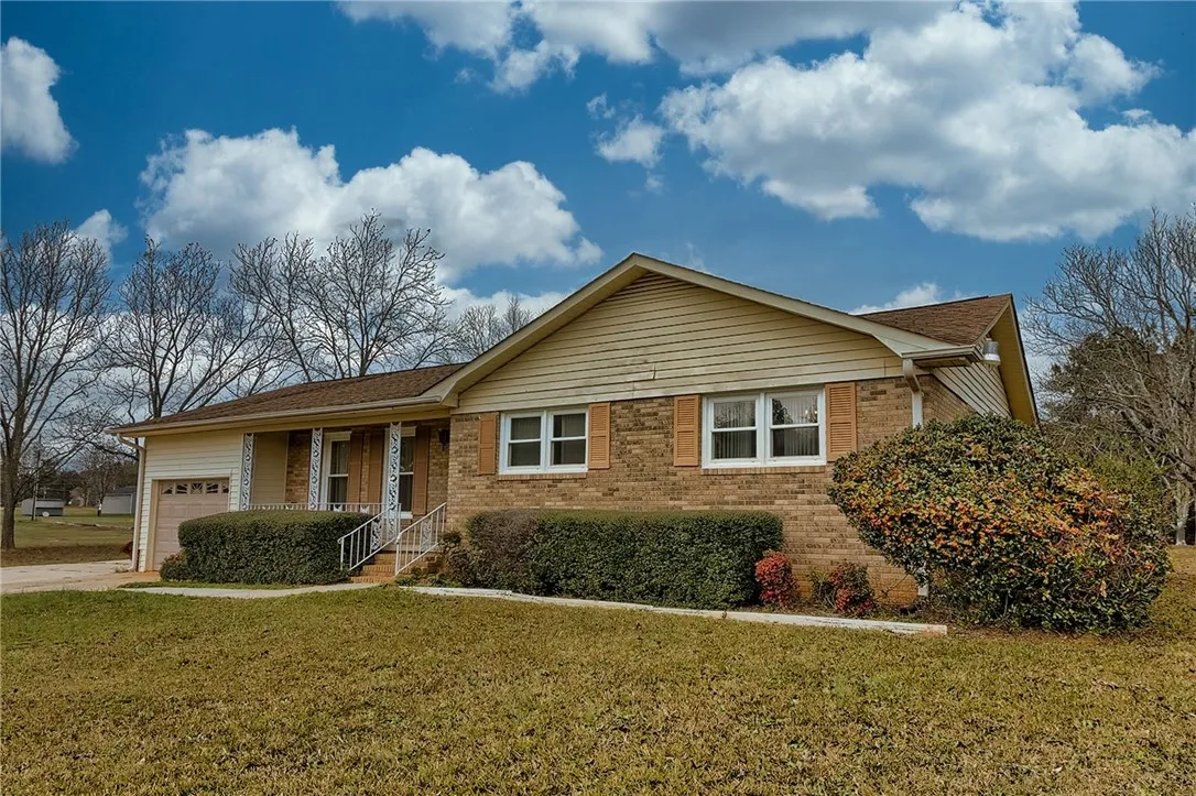 Property image 2 at 113 Chestnut Drive, Belton, SC 29627