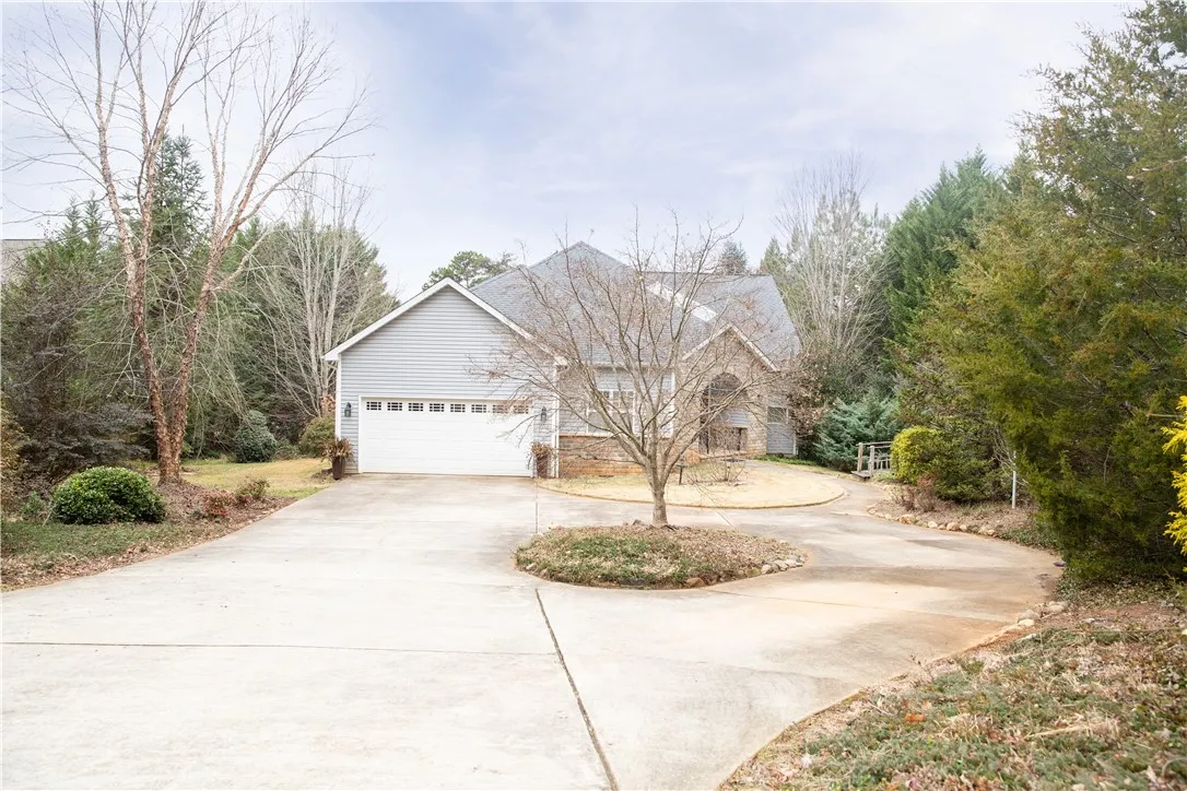 162 Oak Pointe Drive