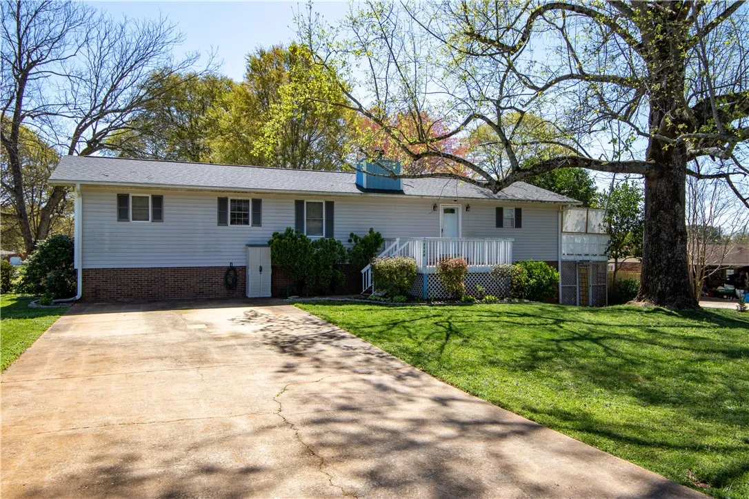 1110 Briarwood Drive