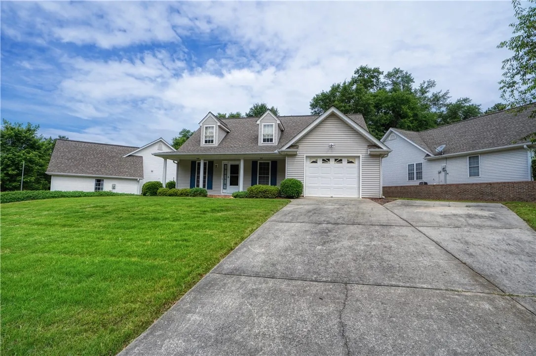 Property image 2 at 125 Grand Oak Circle, Pendleton, SC 29670