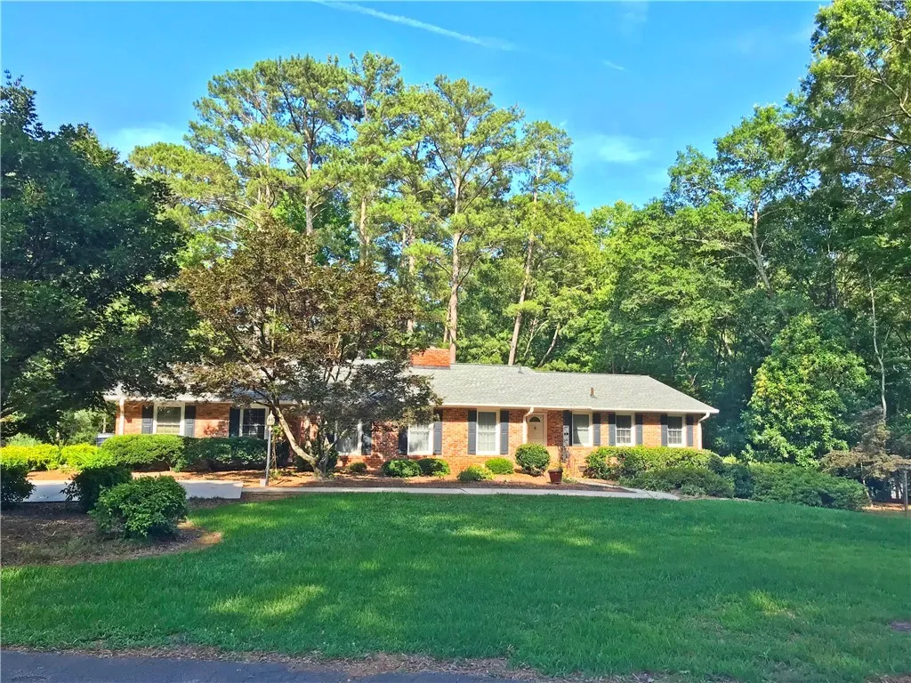 1202 Greenacres