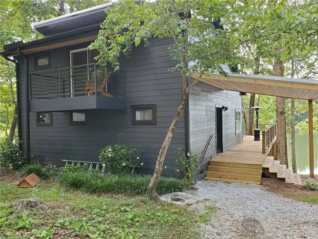 465 Lake Path Walk