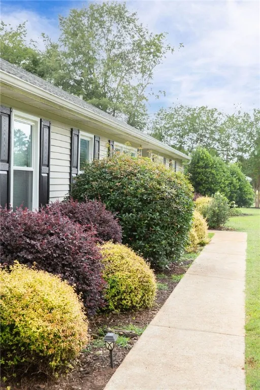 Property image 3 at 125 Wood Farm Lane, Seneca, SC 29678