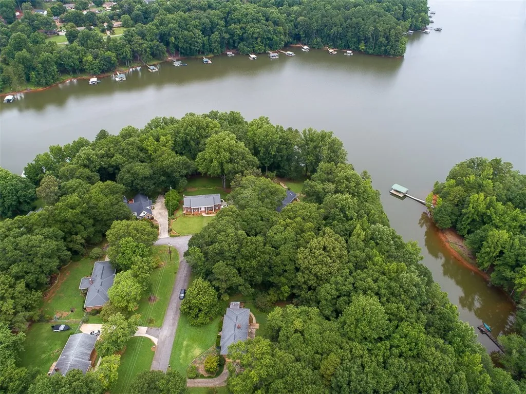 400 Lakewood Drive