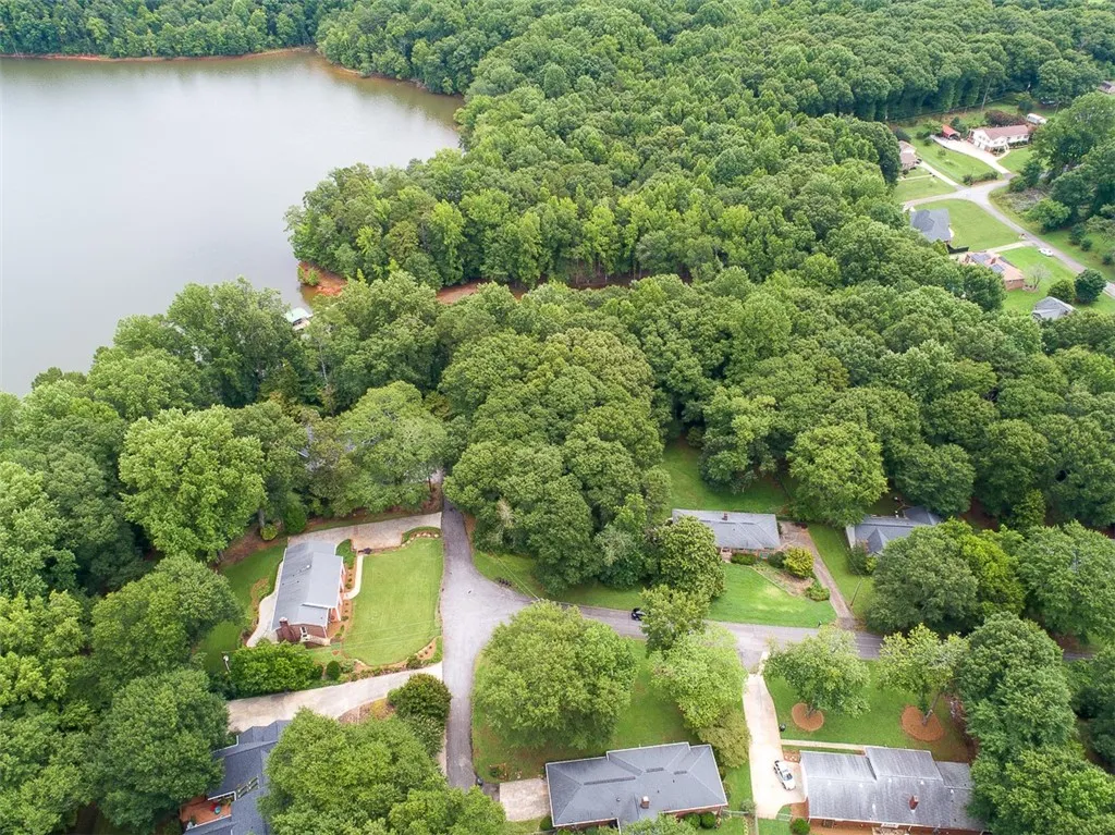 Property image 3 at 400 Lakewood Drive, Anderson, SC 29621