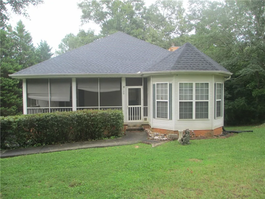 109 Hunters Trail