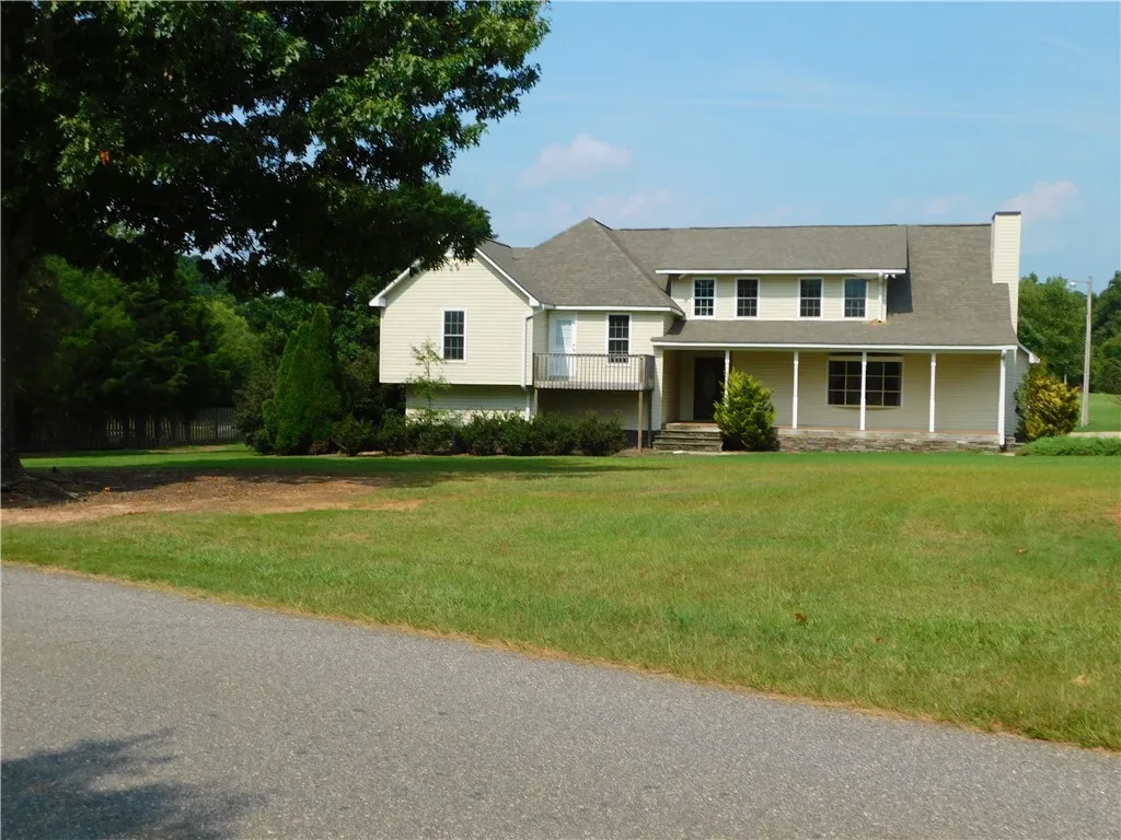 Property image 2 at 202 Sandy Shore Drive, Townville, SC 29689