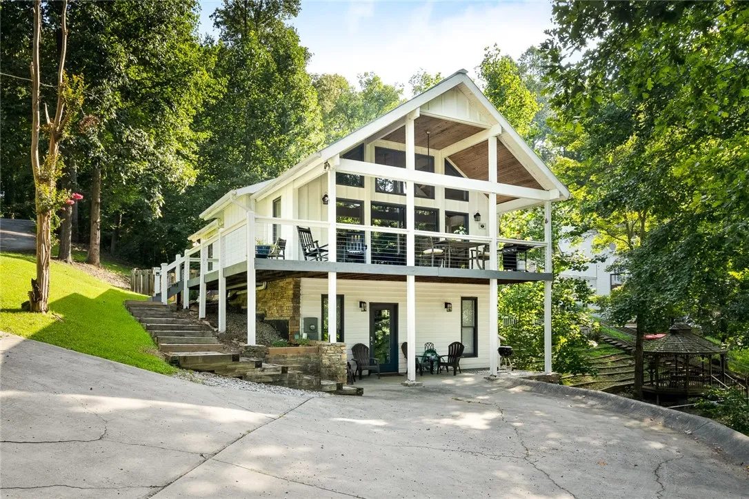 Property image 3 at 515 inlet Drive, Seneca, SC 29672