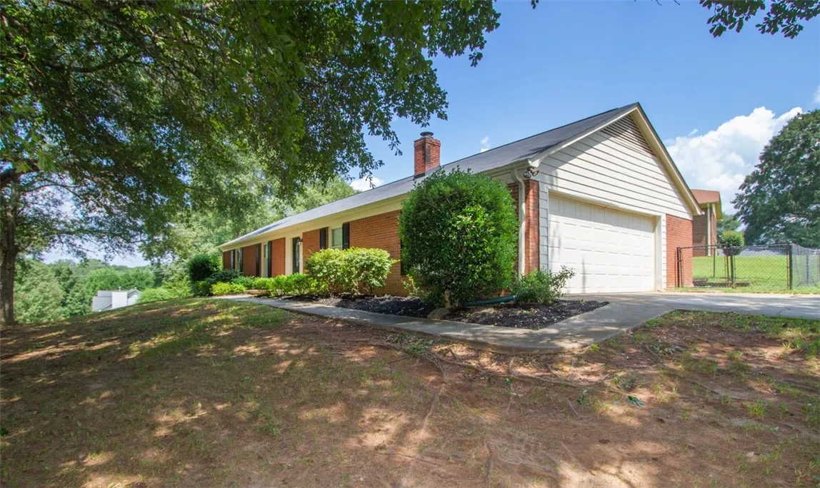 Property image 2 at 200 Lakewood Drive, Anderson, SC 29621