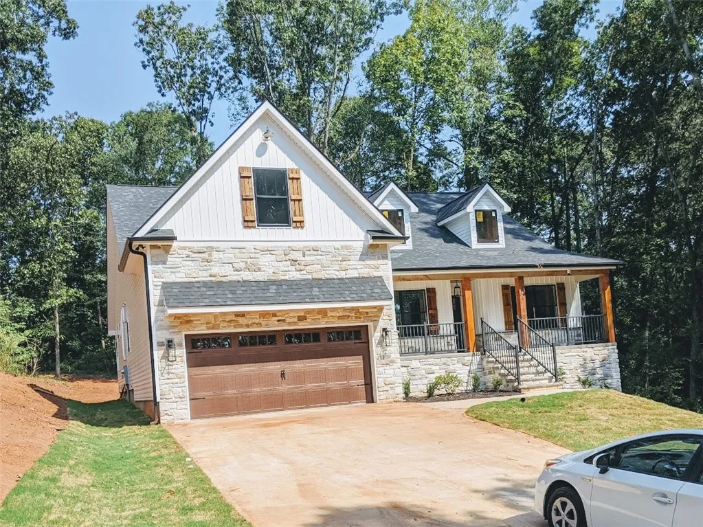 607 Robin Hood Lane
