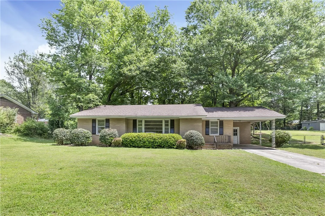 435 Forest Lane