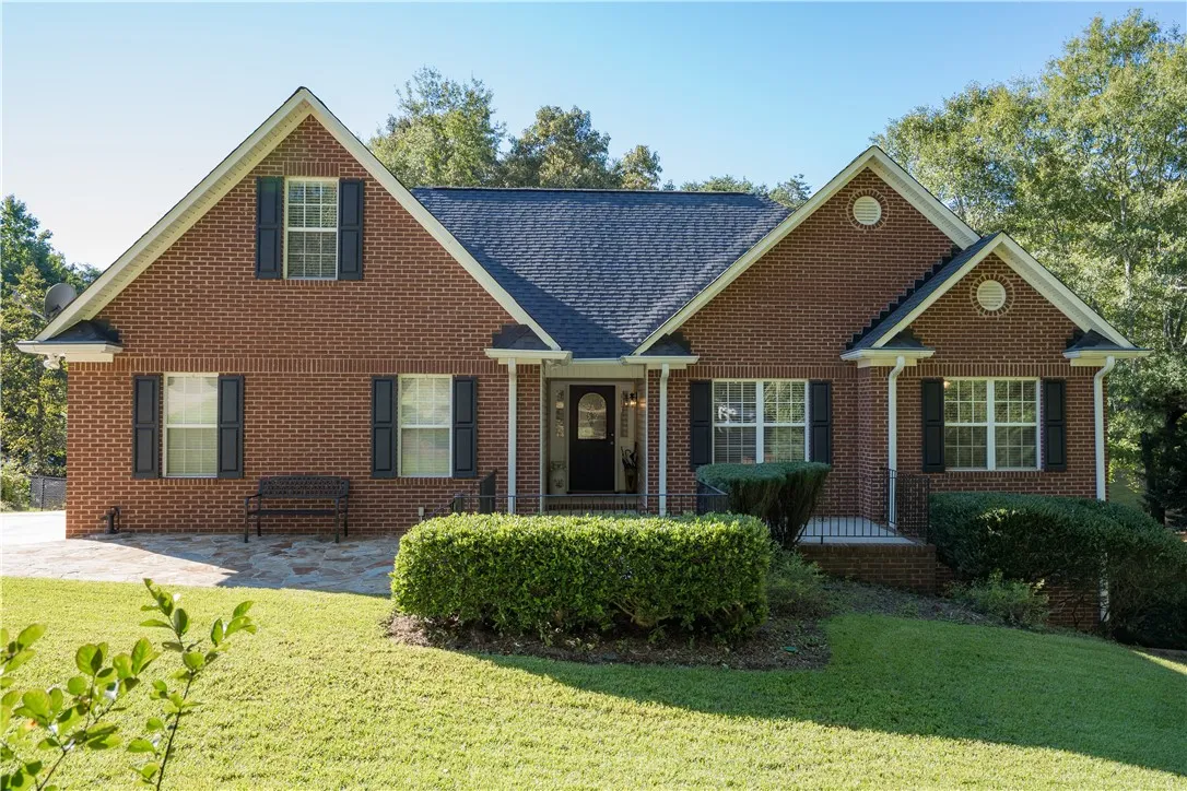 304 Lakefront Drive