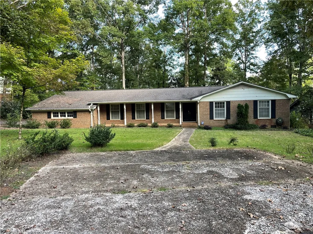 105 Lancelot Drive