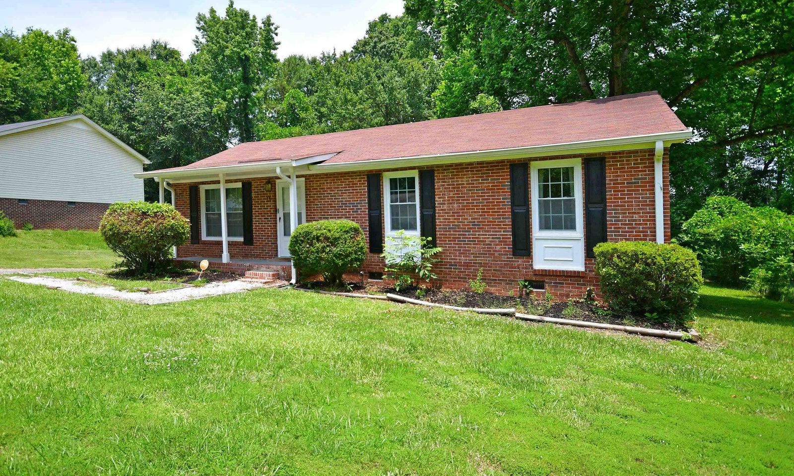 Property image 1 at 15 Queens Street, Fountain Inn, SC 29644