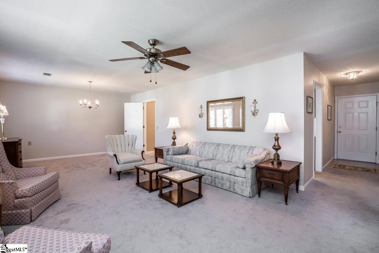 Property image 2 at 12 Creekdale Court, Greenville, SC 29650