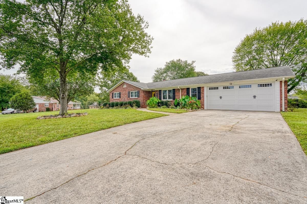 Property image 2 at 114 Salado Lane, Mauldin, SC 29662