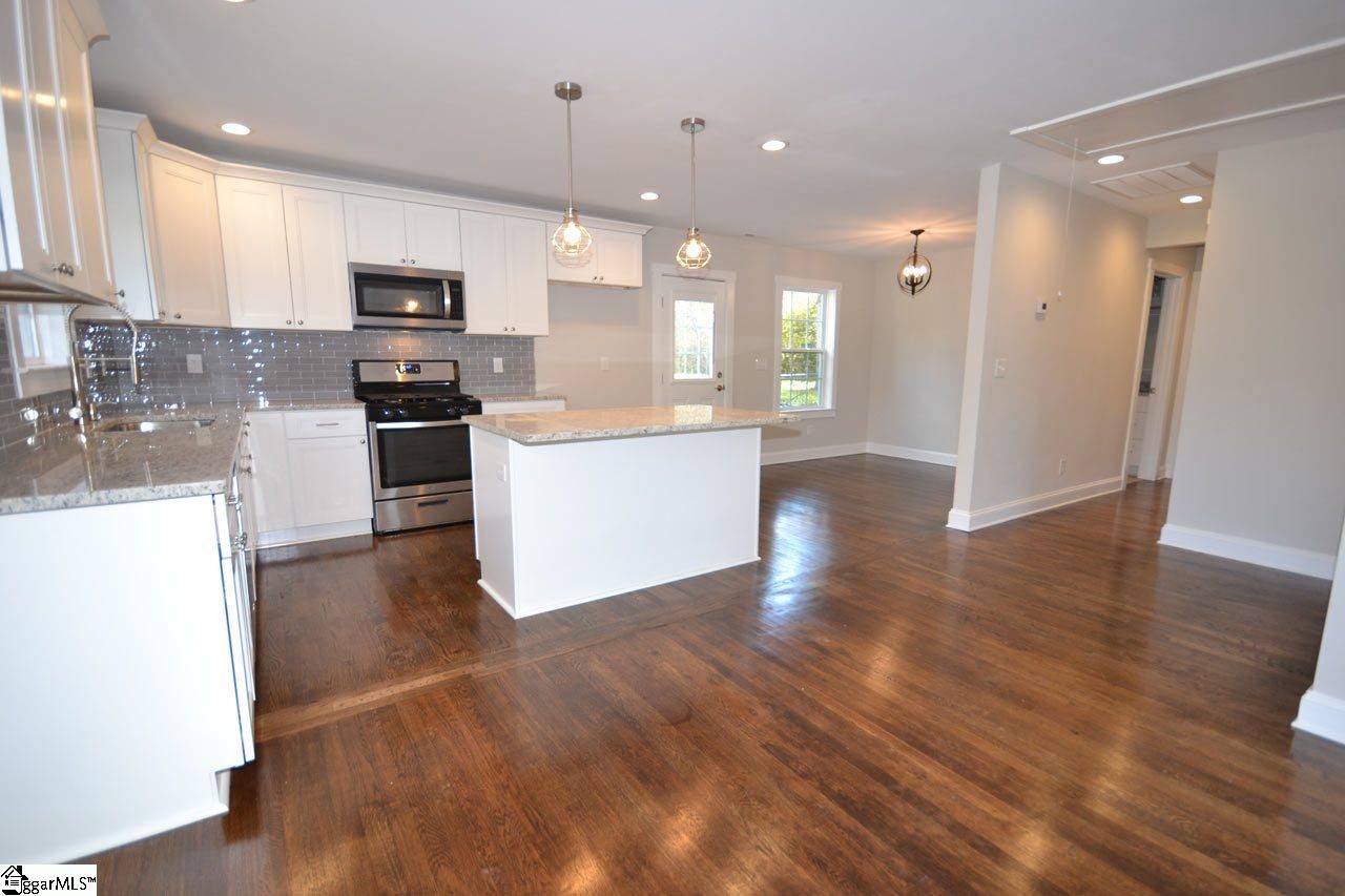 Property image 4 at 231 Pleasant Ridge Avenue, Greenville, SC 29605