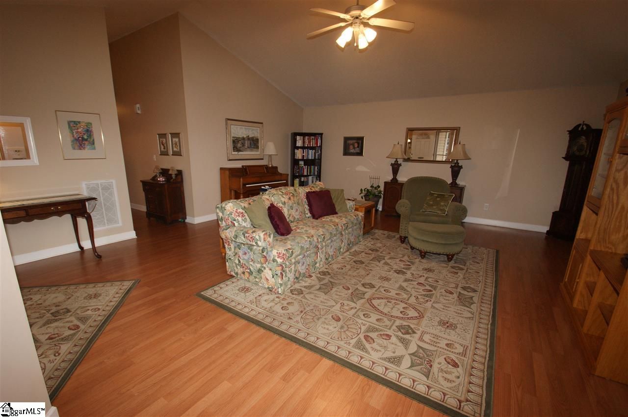 Property image 2 at 19 Anniston Way, Greenville, SC 29617