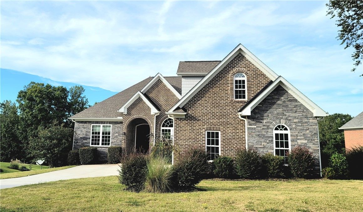 Property image 2 at 143 Turnberry Road, Anderson, SC 29621