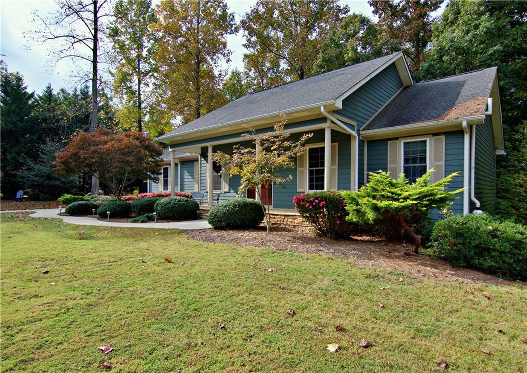 Property image 3 at 107 Shelter Cove Drive, Seneca, SC 29672