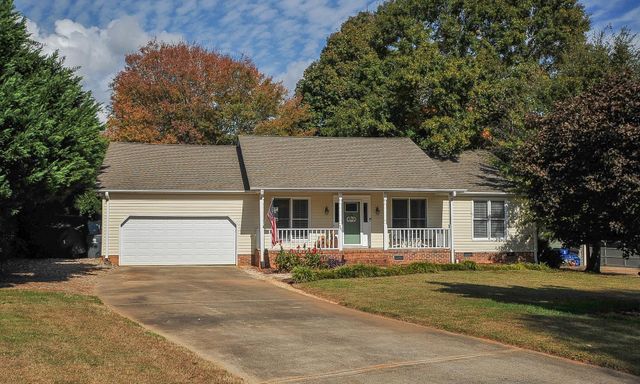 701 Pineapple Pointe