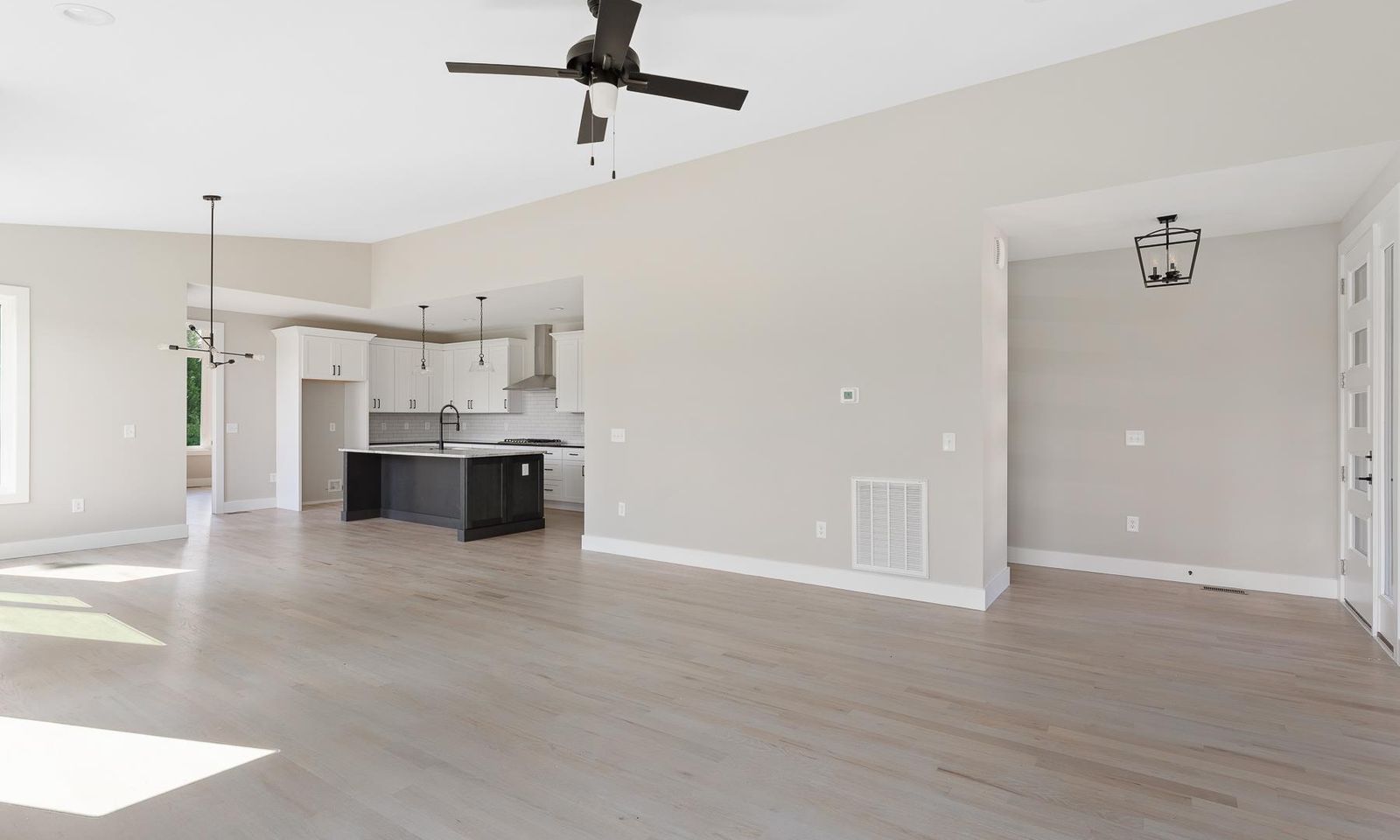 Property image 3 at 11 Village Crest Drive, Greenville, SC 29607