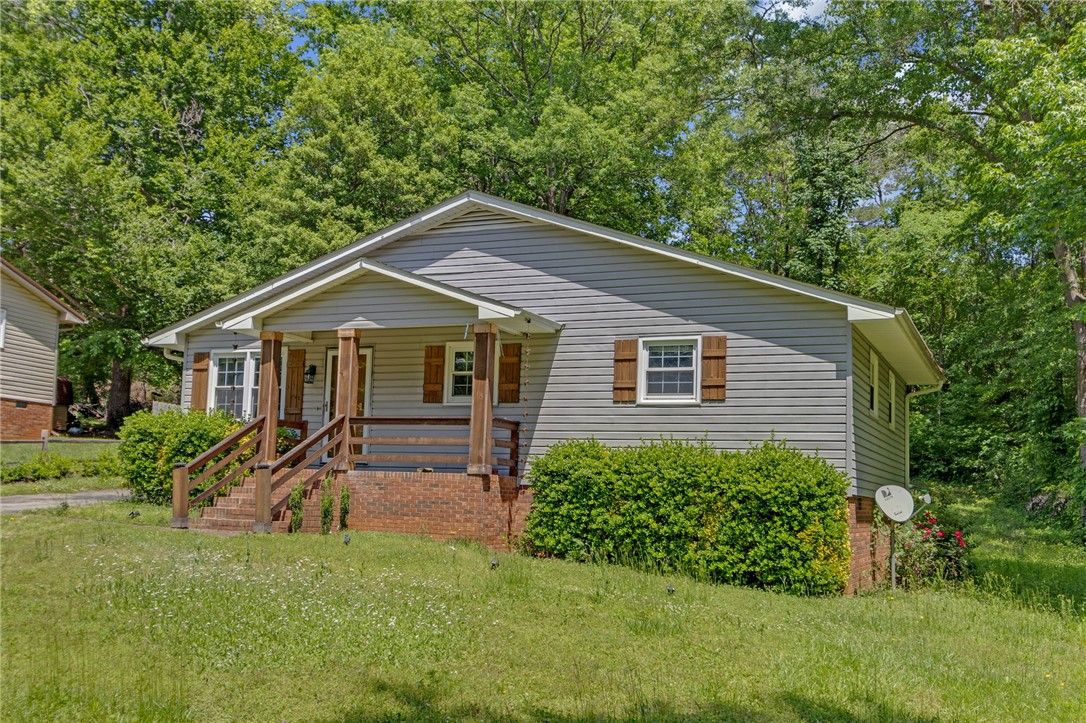 Property image 2 at 5 Parapet Drive, Wellford, SC 29385