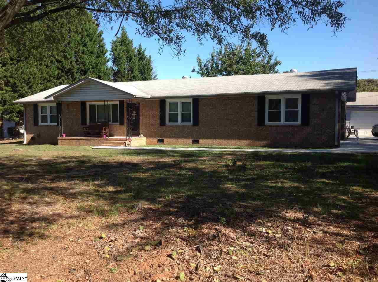Main image of property at 105 Center Street, Williamston, SC 29697