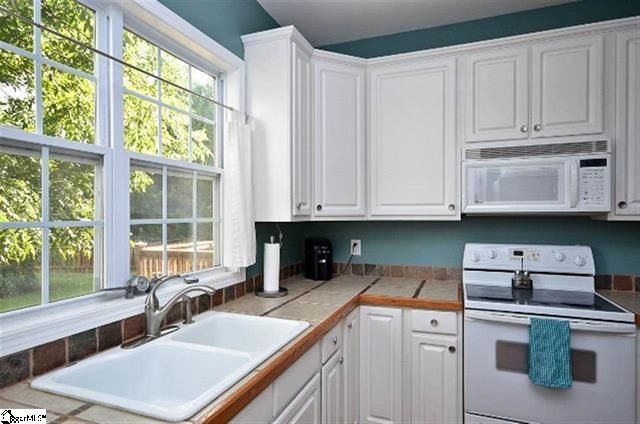 Property image 3 at 459 Faye Court, Greer, SC 29651