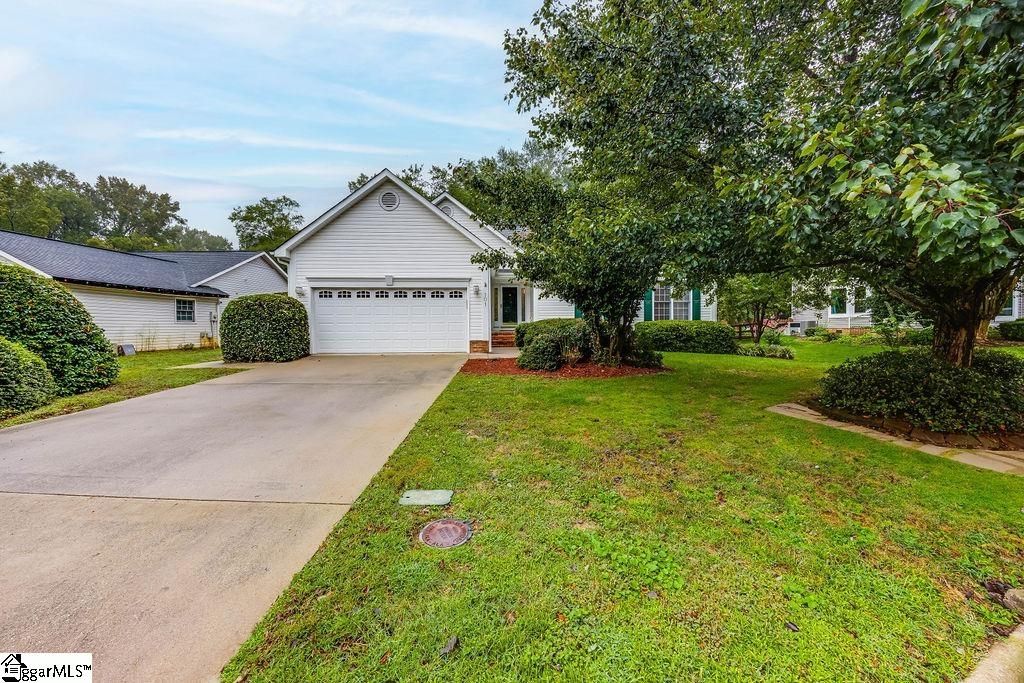 Property image 3 at 101 Castlegate Court, Simpsonville, SC 29681