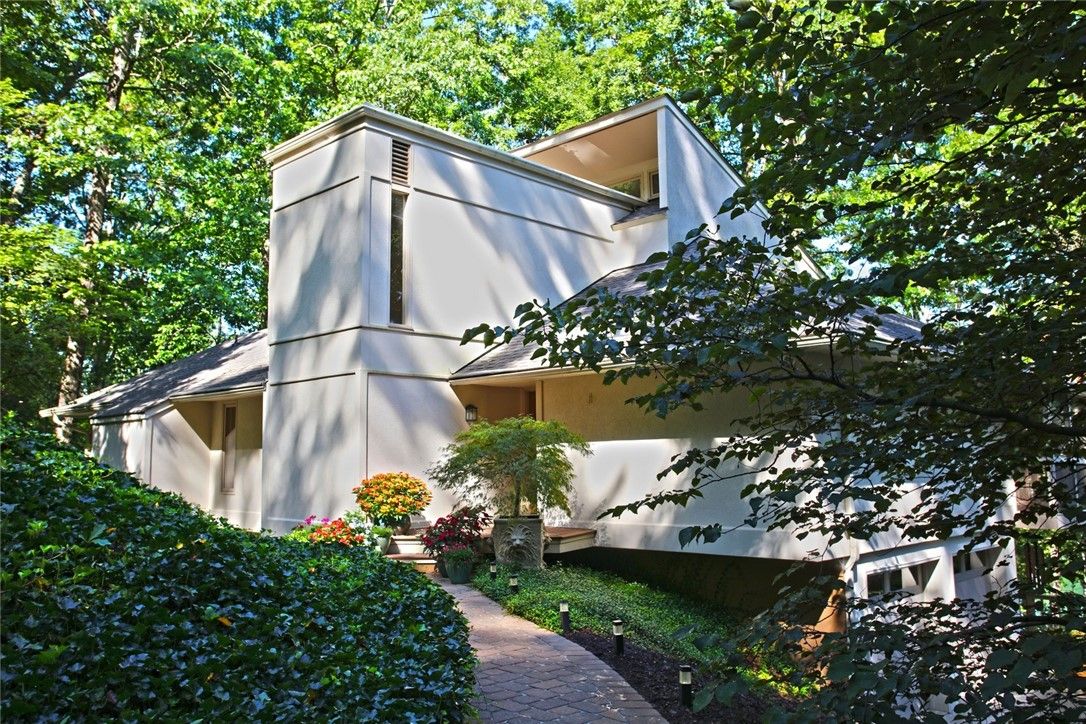 Main image of property at 307 Harbor Drive, Seneca, SC 29672