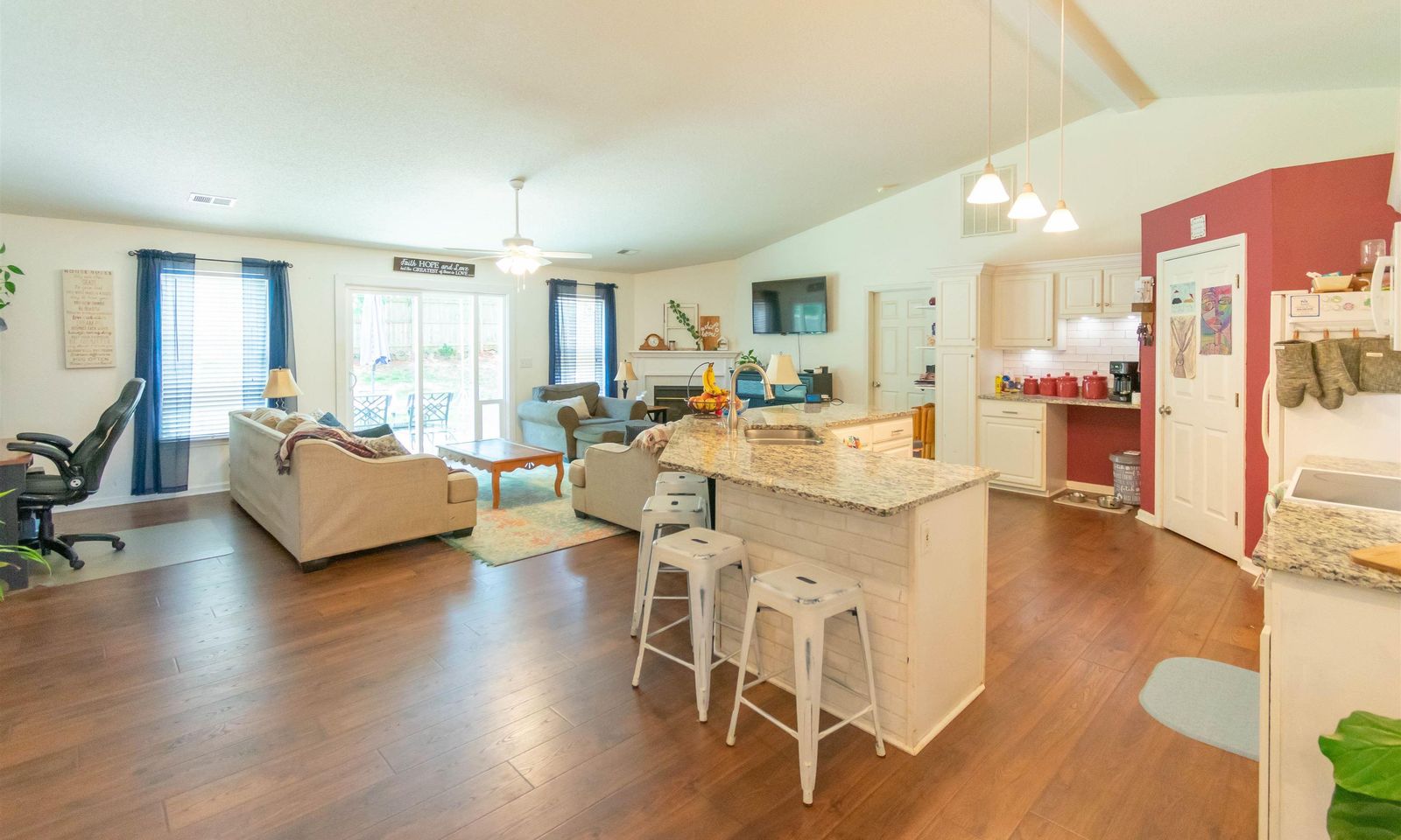 Property image 4 at 7 Bobber Court, Taylors, SC 29687