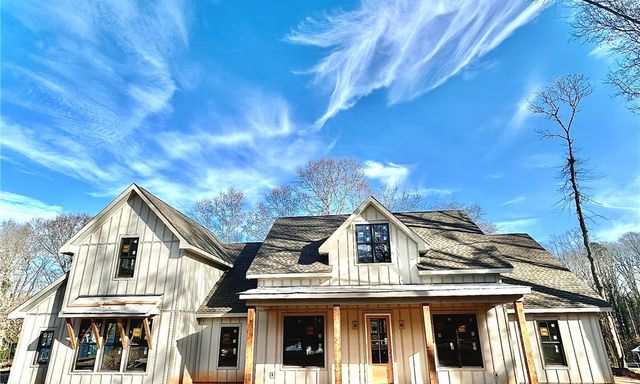 102 Roslyn Drive