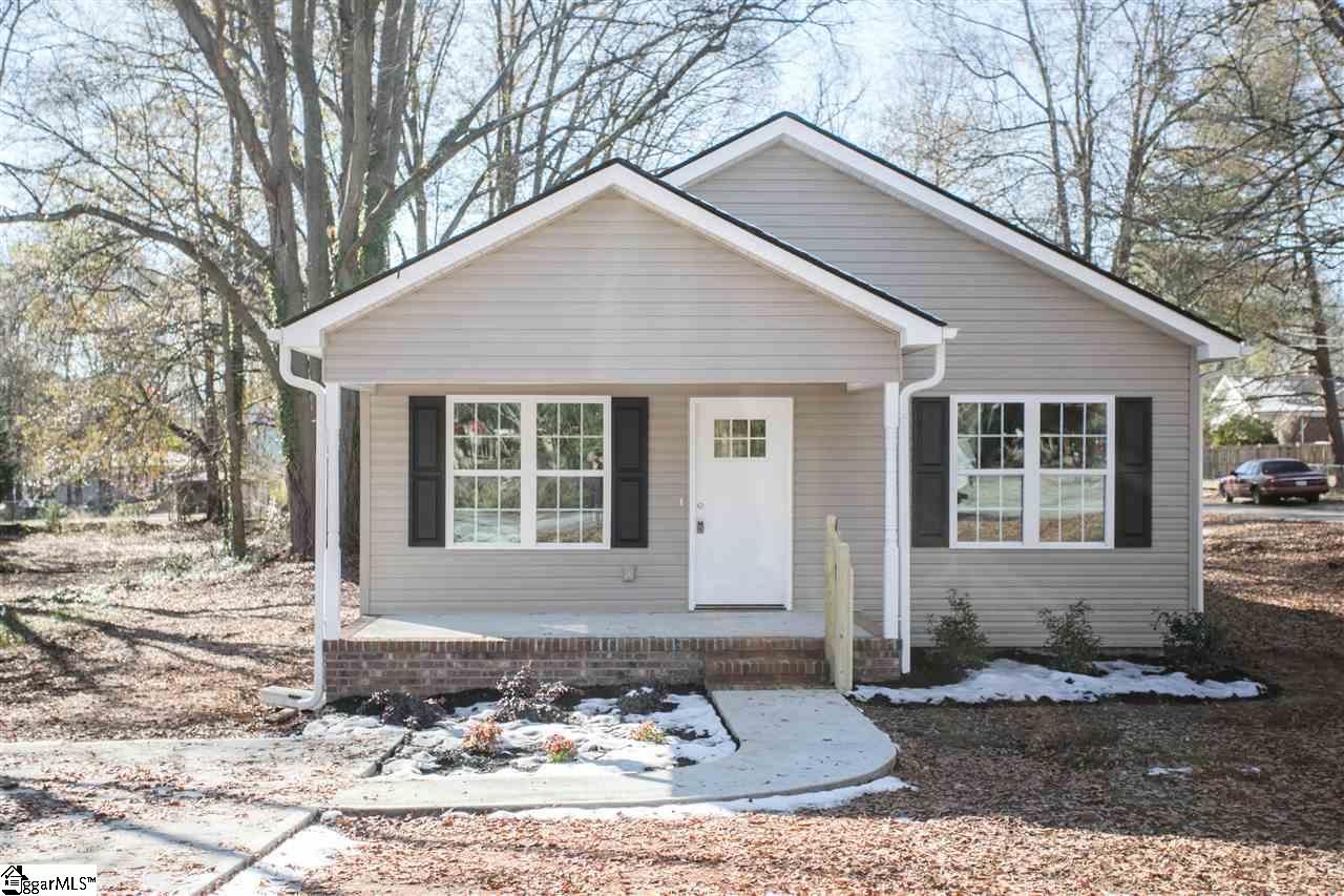 Main image of property at 300 Palmer Street, Greer, SC 29651