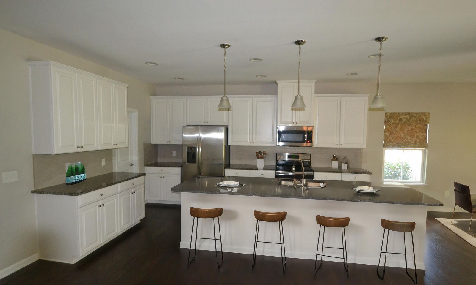 Property image 3 at 140 Belshire Drive, Greer, SC 29650