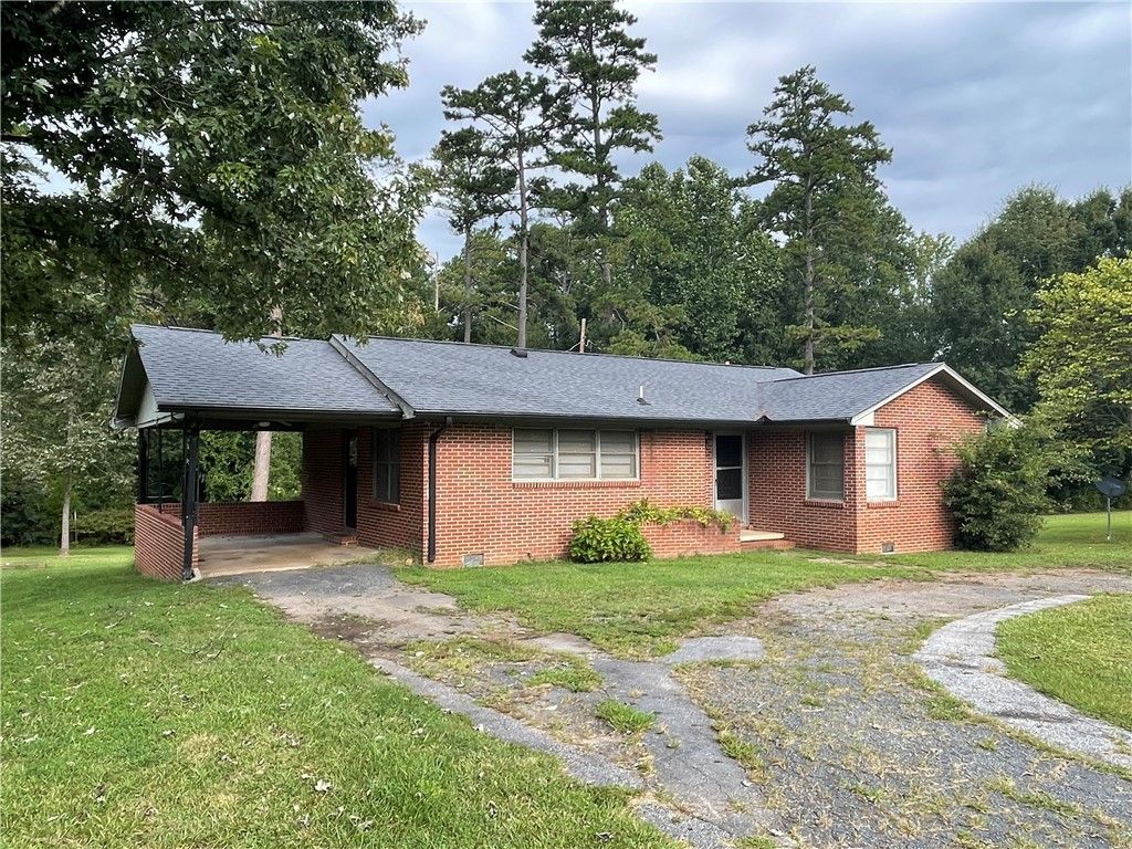 Property image 1 at 1110 Royal Summit Drive, Seneca, SC 29678